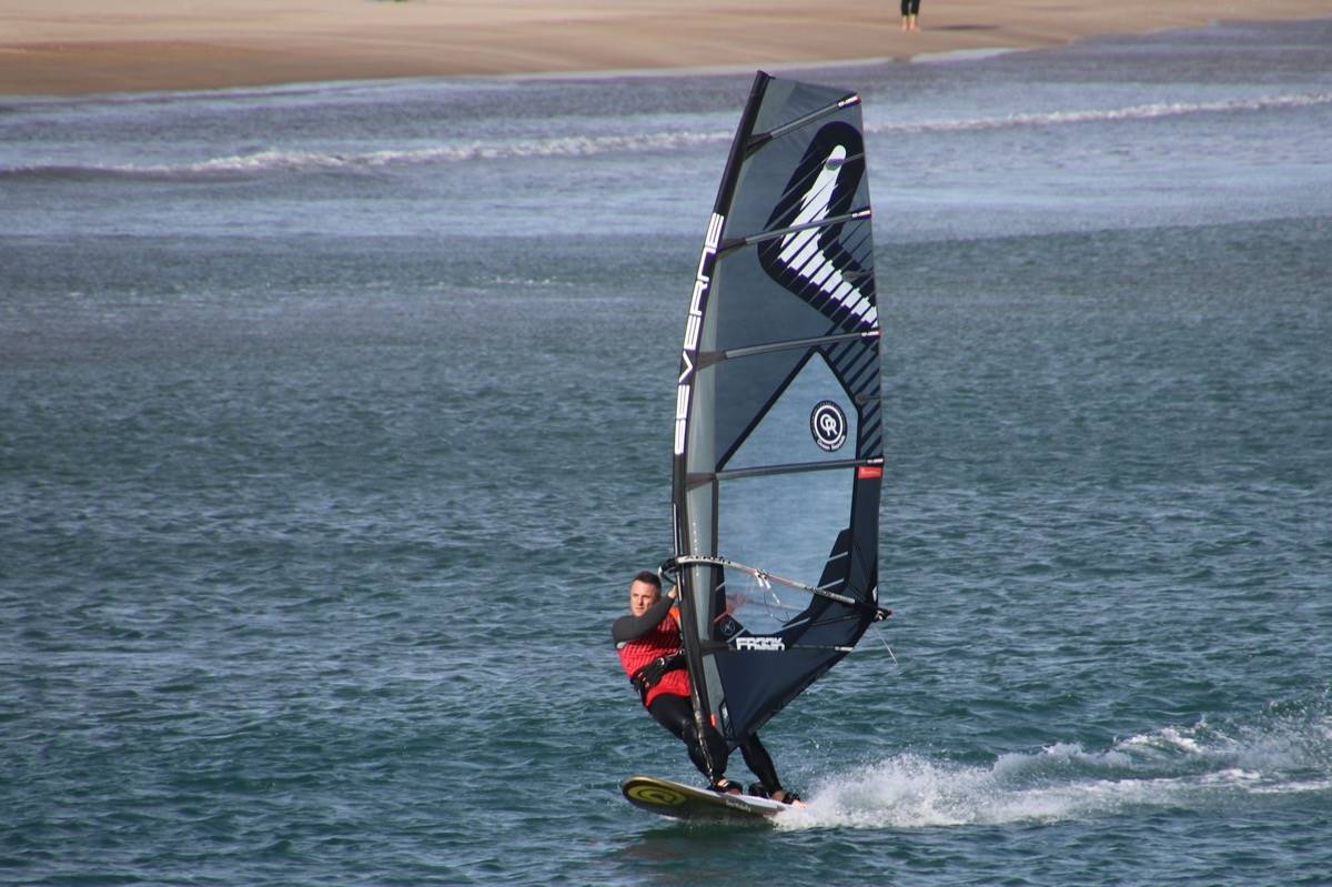 Clase de windsurf en valencia
